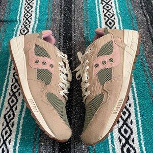 “Mushroom” Saucony Shadow 5000